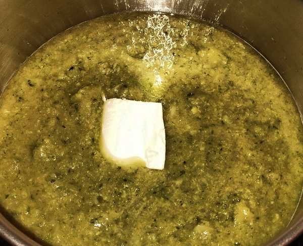 Suppe von Gurke, Brokkoli, Blumenkohl,&nbsp;Rosenkohl