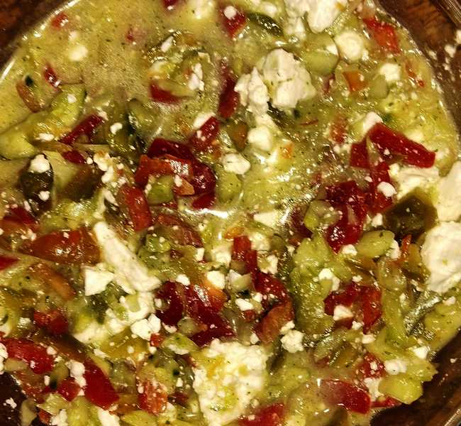 Apfel-meerrettichdressing-zu-tomate-gurke-paprika