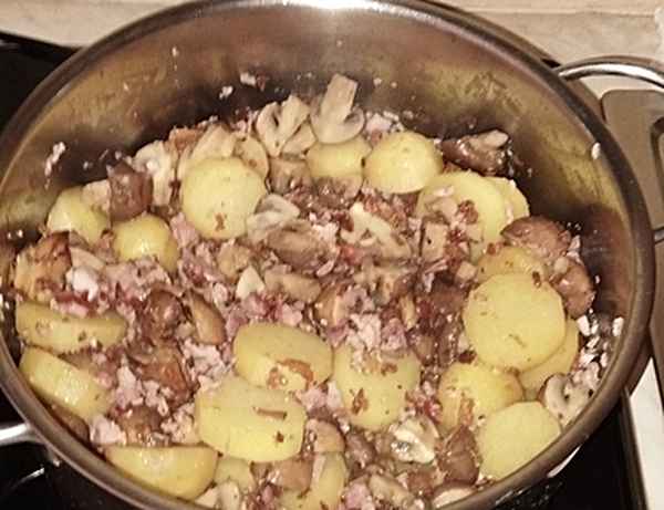 Pilzpfanne-Selchfleisch-Neue Kartoffeln